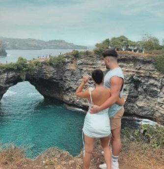 Lewis Jones with his girlfriend Cinzia Zullo in Bali.